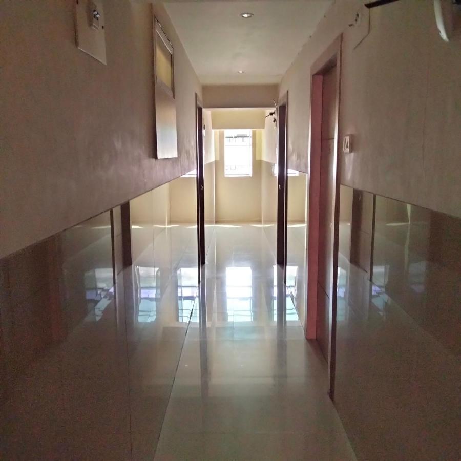 Hotel Everest Lodging Navi Mumbai Exterior photo