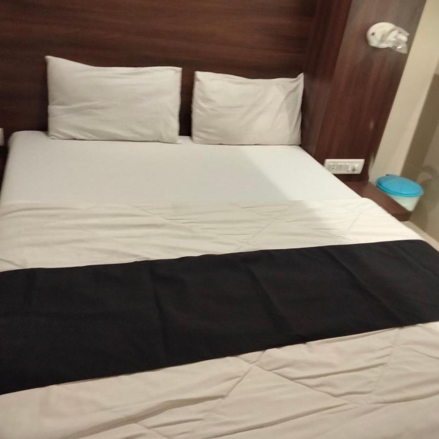 Hotel Everest Lodging Navi Mumbai Exterior photo