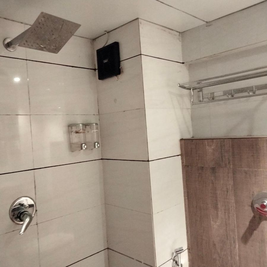 Hotel Everest Lodging Navi Mumbai Exterior photo