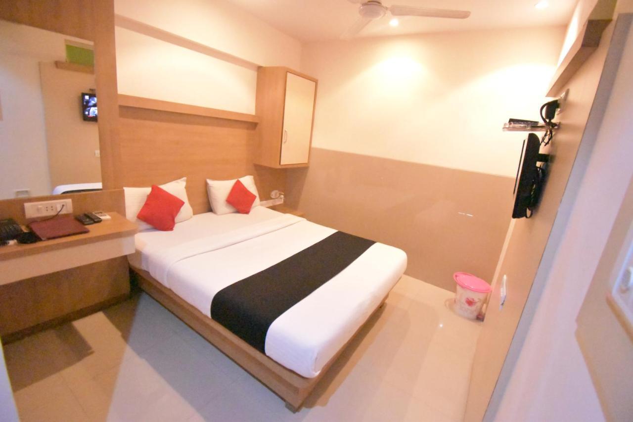 Hotel Everest Lodging Navi Mumbai Exterior photo
