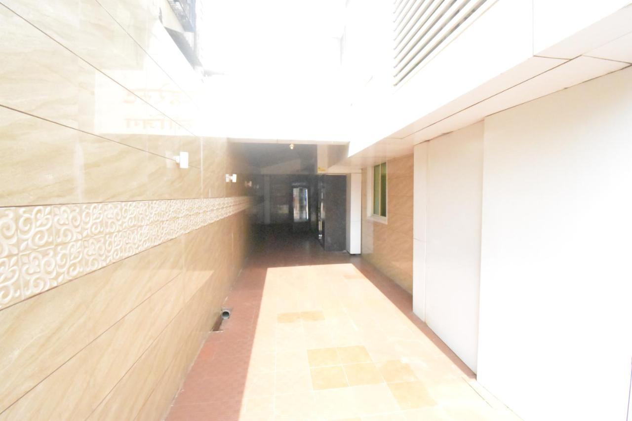 Hotel Everest Lodging Navi Mumbai Exterior photo