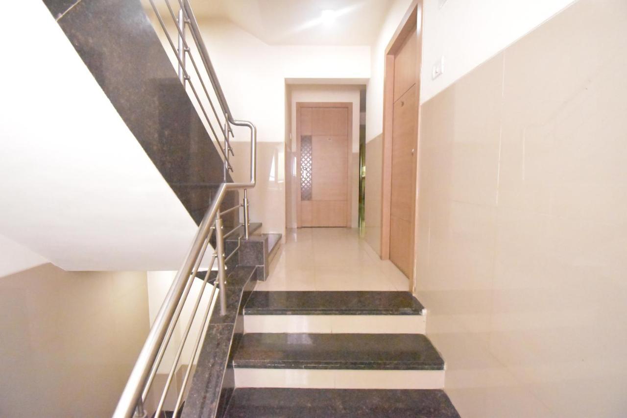Hotel Everest Lodging Navi Mumbai Exterior photo